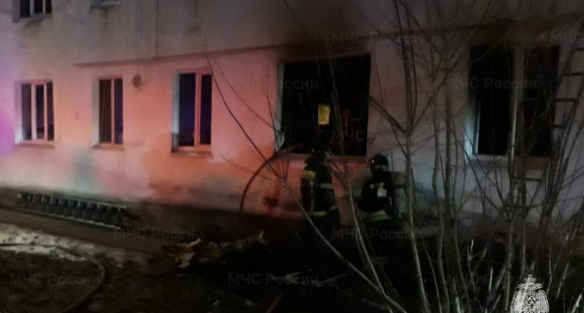 Неравнодушный сосед спас из горящей квартиры в Юрьев-Польском двух мальчиков