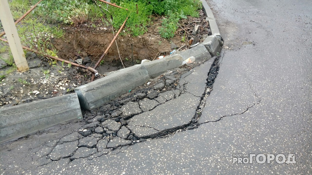 Во Владимире провалился участок дороги, построенной в прошлом году