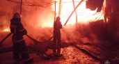 Пожар площадью 2,5 тысячи квадратных метров охватил склад обуви во Владимирской области