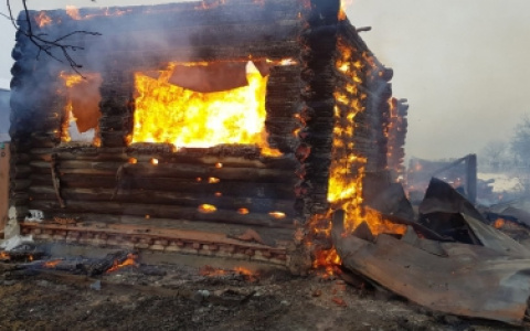 Сгоревшие в Камешковском районе сожители разжигали печь бензином