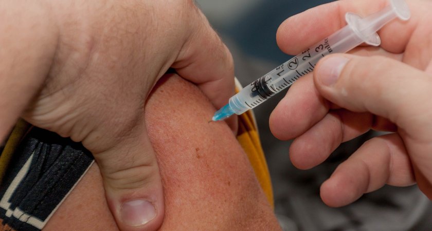 Кардиолог: "Носители этих групп крови хуже переносят вакцинацию"