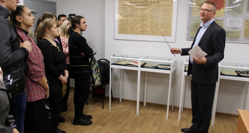 Во Владимирском архиве открылась выставка к 100-летию образования СССР