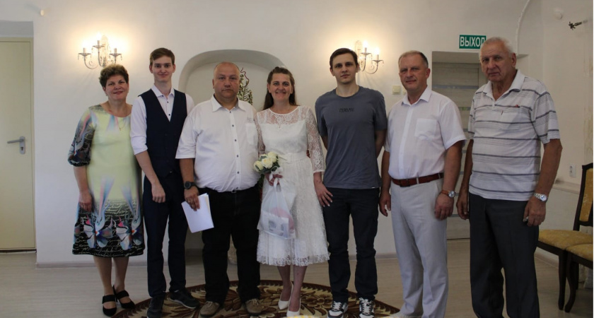 Уроженка ЛНР и серб поженились во Владимирской области в канун Дня Петра и Февронии