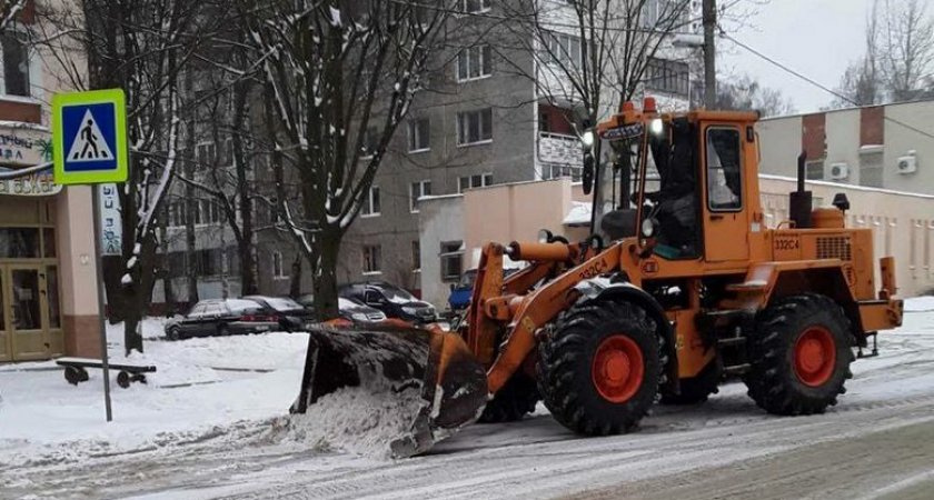 Владимирцев просят убрать свои автомобили с 24 улиц на ночь