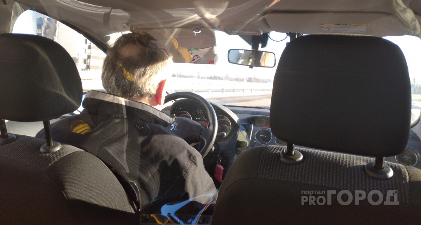 Муромский таксист обокрал пенсионерок на 15 тысяч рублей