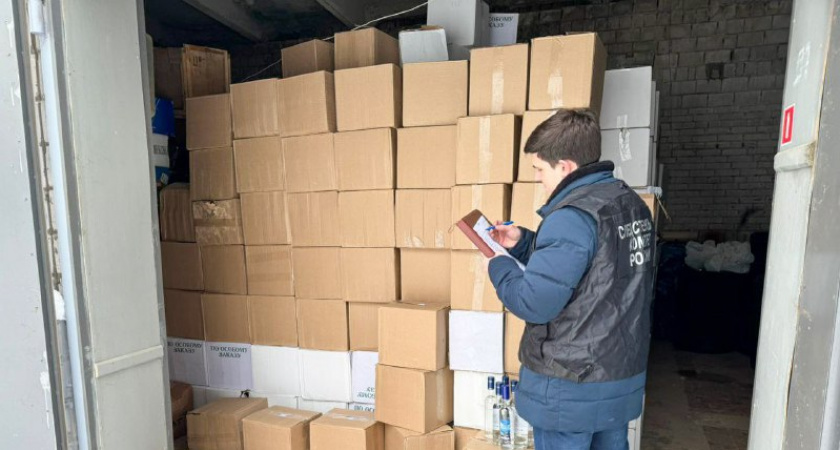 У бывших супругов из Коврова изъяли более 16 тысяч бутылок "паленого" алкоголя