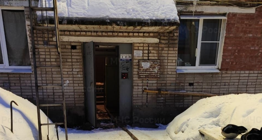 В многоэтажке в поселке Балакирево вспыхнул холодильник