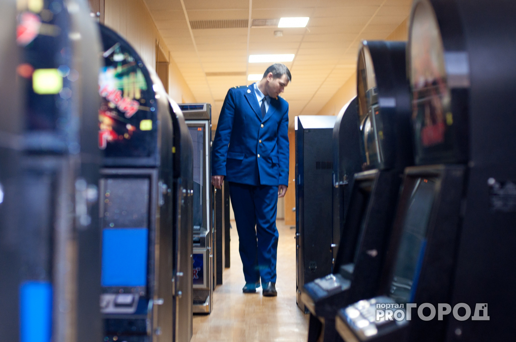 Игровые автоматы в Муроме довели двух мужчин до скамьи подсудимых