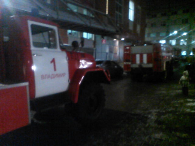 В центре Владимира загорелось офисное здание: 26 человек эвакуированы