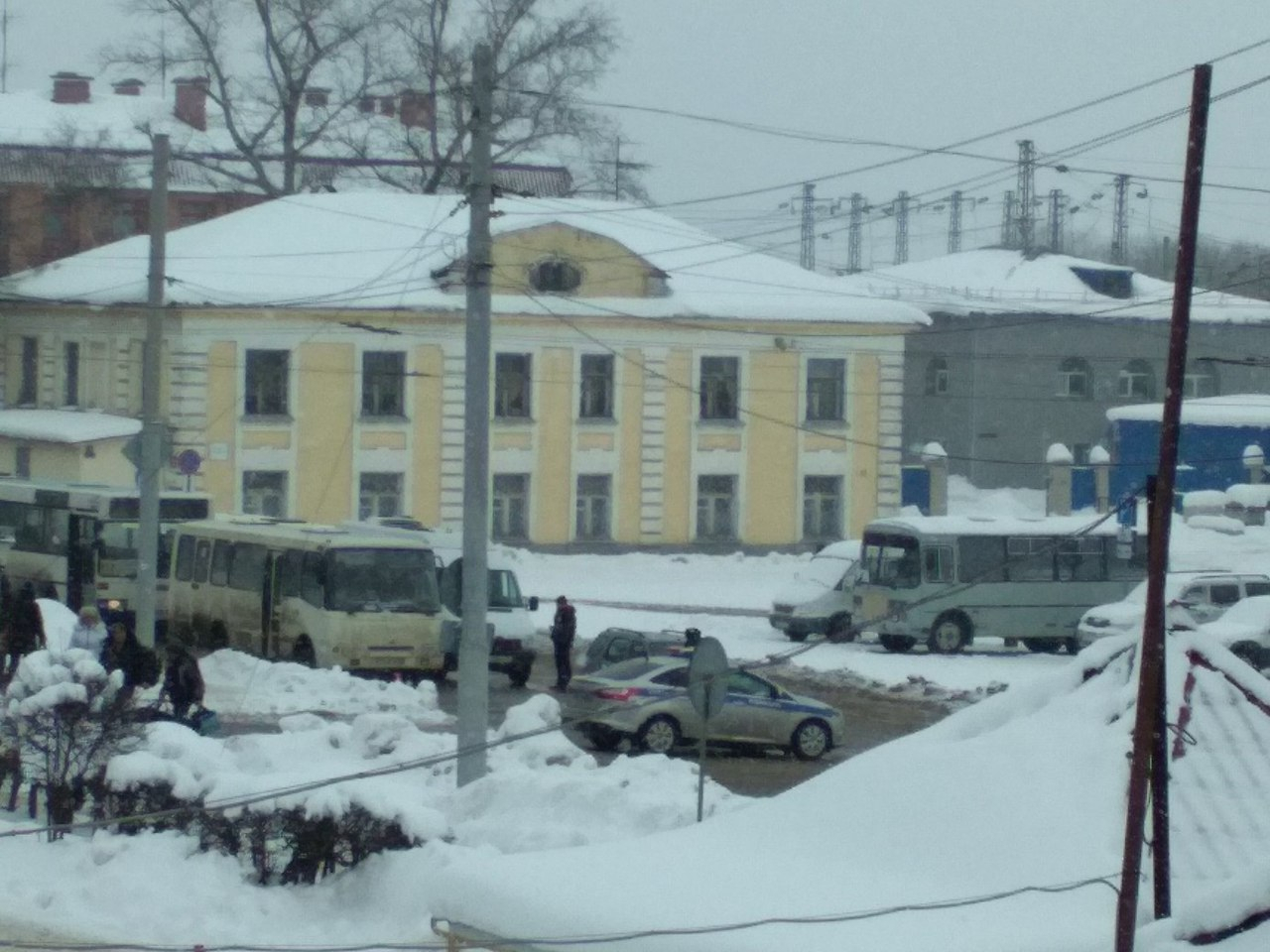 Владимирский вокзал перевернули вверх дном в поисках бомбы