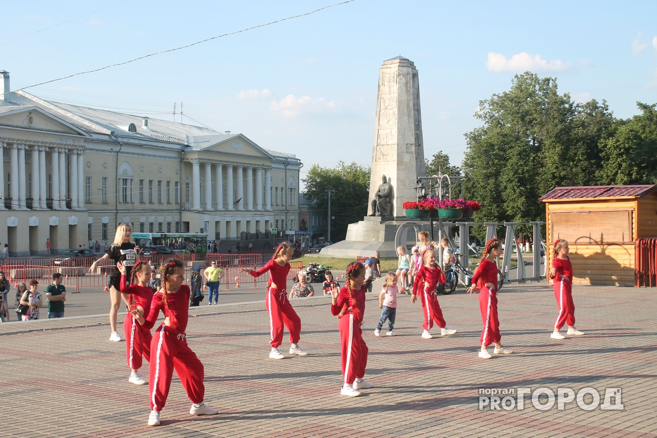 Владимирцы зажгли в танцах на Соборной площади