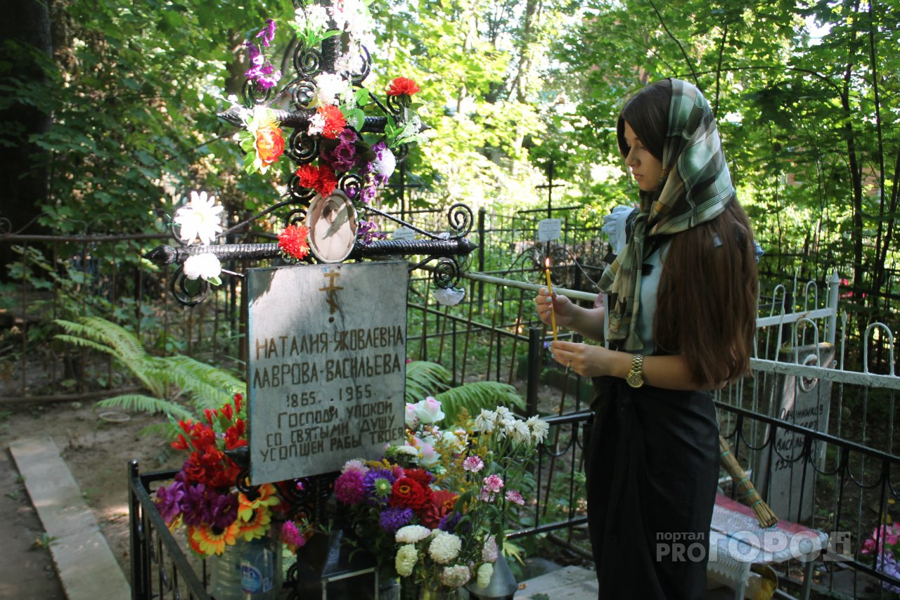 Люди стекаются во Владимир ради чудотворной могилы некой Натальи