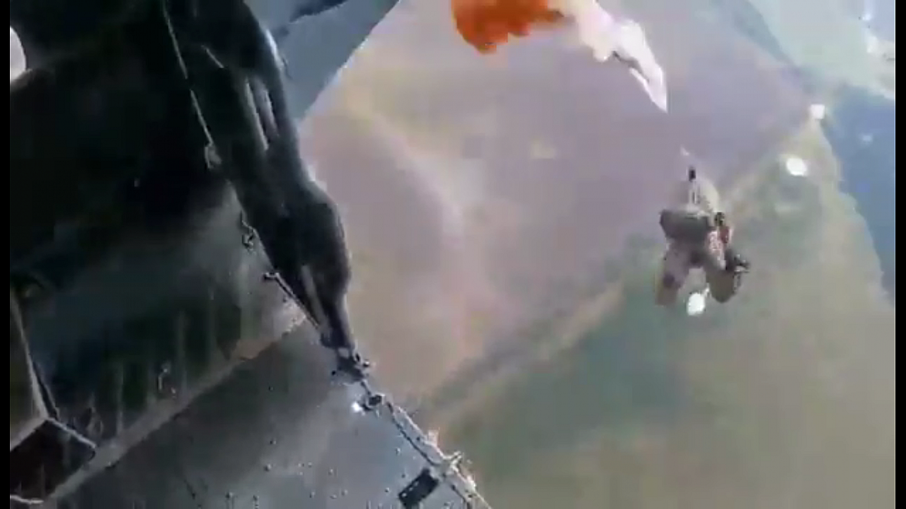 Появилось видео смертельного прыжка с парашютом военнослужащего ВДВ