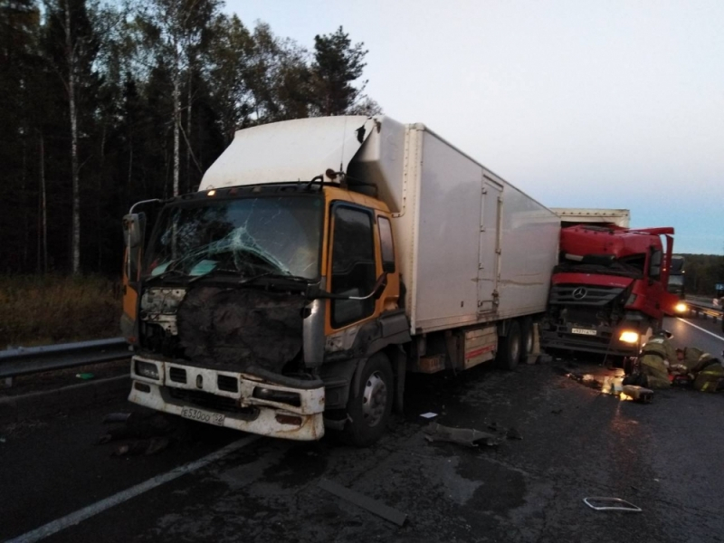 Смертельное ДТП в Ковровском районе: грузовик въехал в припаркованную фуру