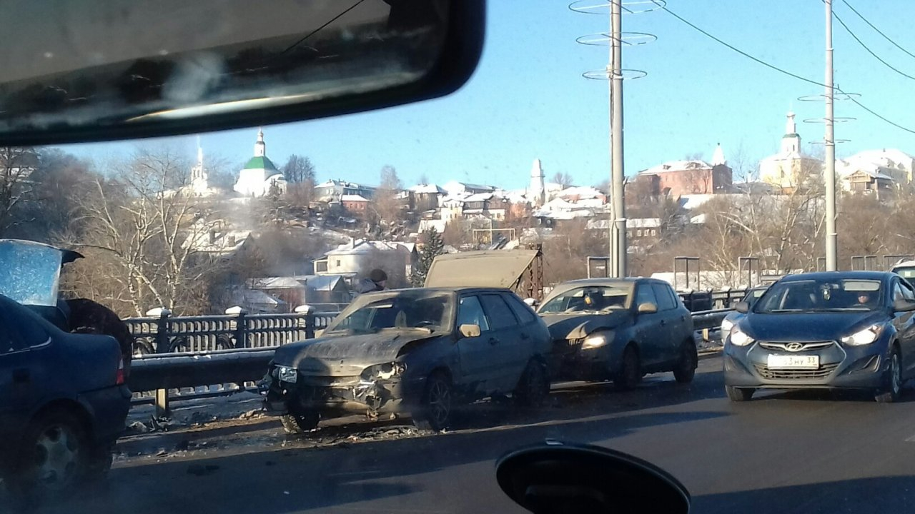 ДТП на выезде из Владимира: столкнулись сразу 4 автомобиля