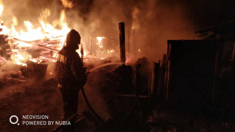 Ни дня без пожара: во Владимирской области сгорел большой деревянный дом
