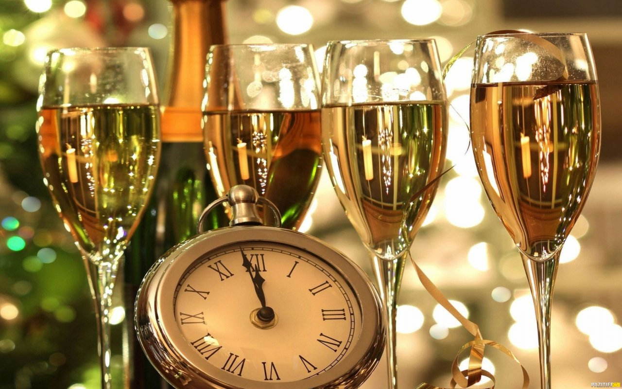 Эксперты назвали самый безопасный для печени алкоголь в новогоднюю ночь