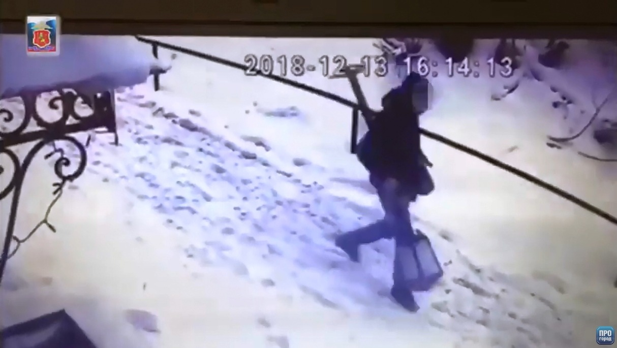 Задержан владимирский воришка, укравший декоративный фонарный столб (видео)