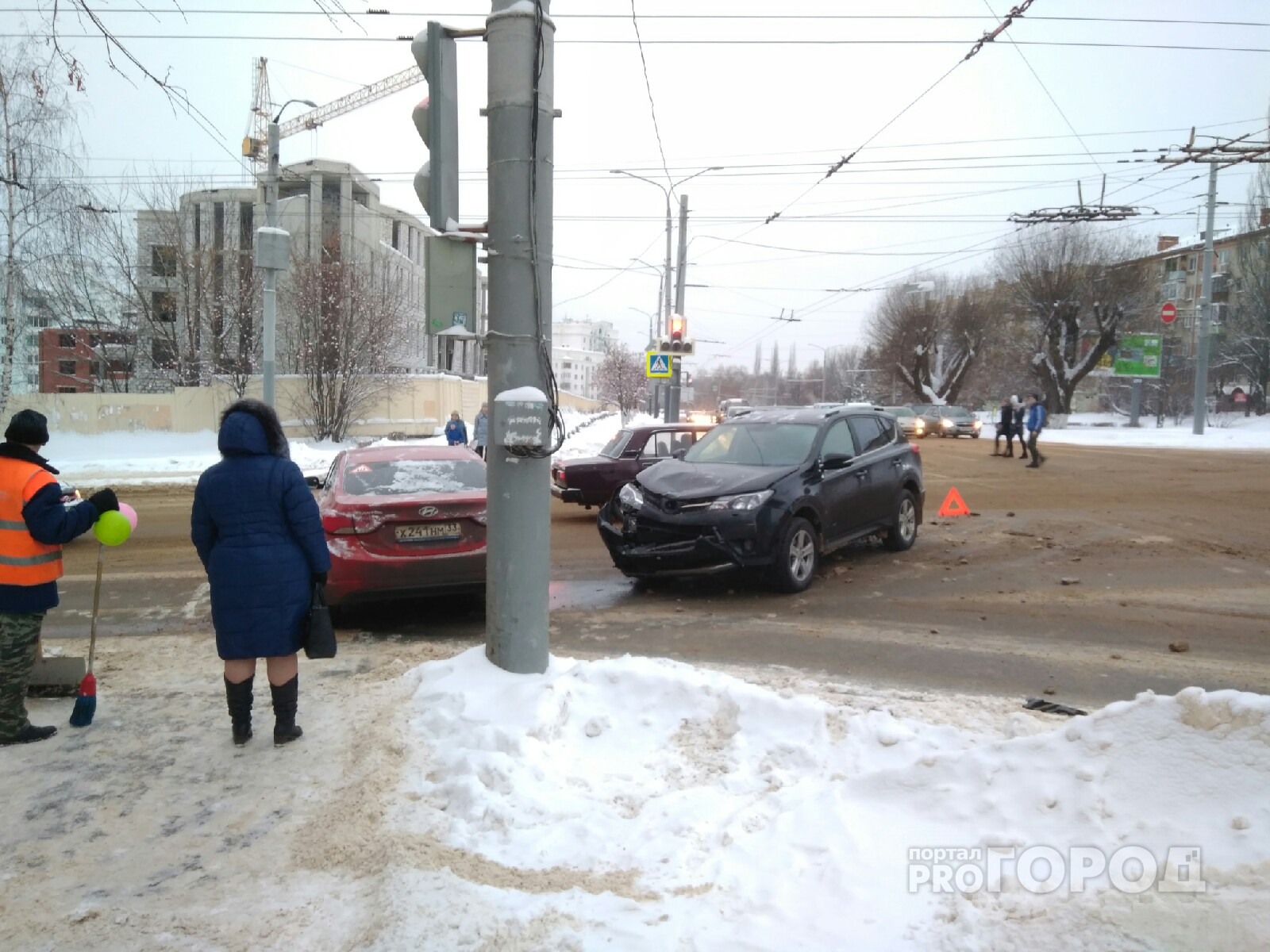 ДТП во Владимире: на перекрестке Мира и Горького столкнулись две иномарки