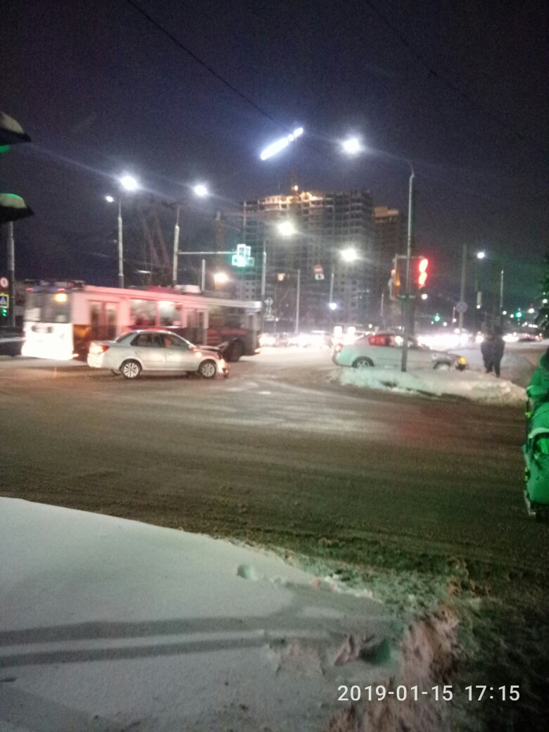 ДТП во Владимире: на "Факеле" вчера столкнулись несколько автомобилей