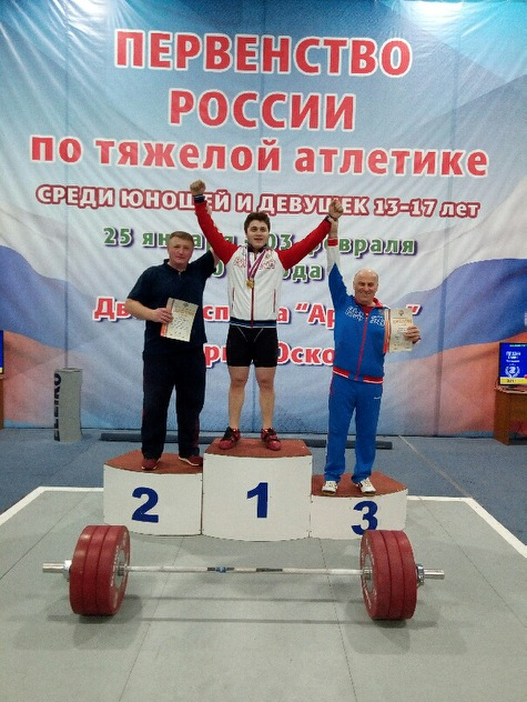 Владимирский тяжелоатлет поднял 325 килограммов