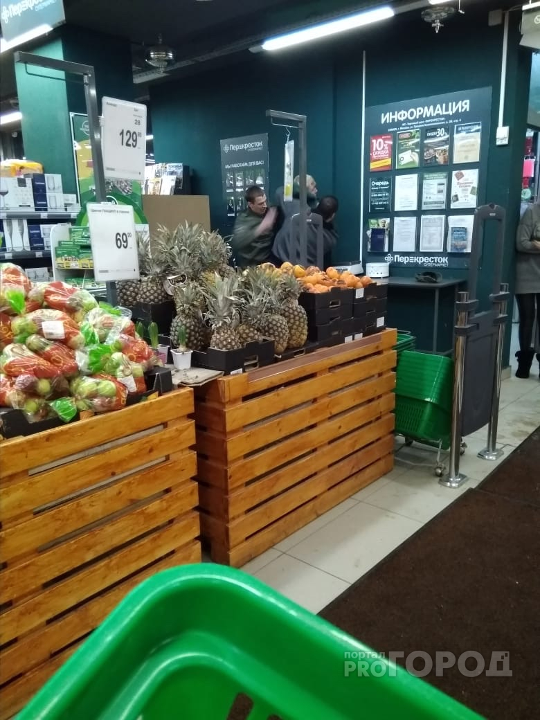 Владимирский неадекват устроил дебош в супермаркете в Добром (видео)