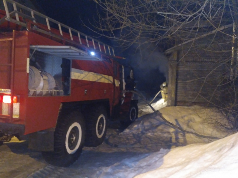 Крупный пожар в Камешковском районе: пострадал человек
