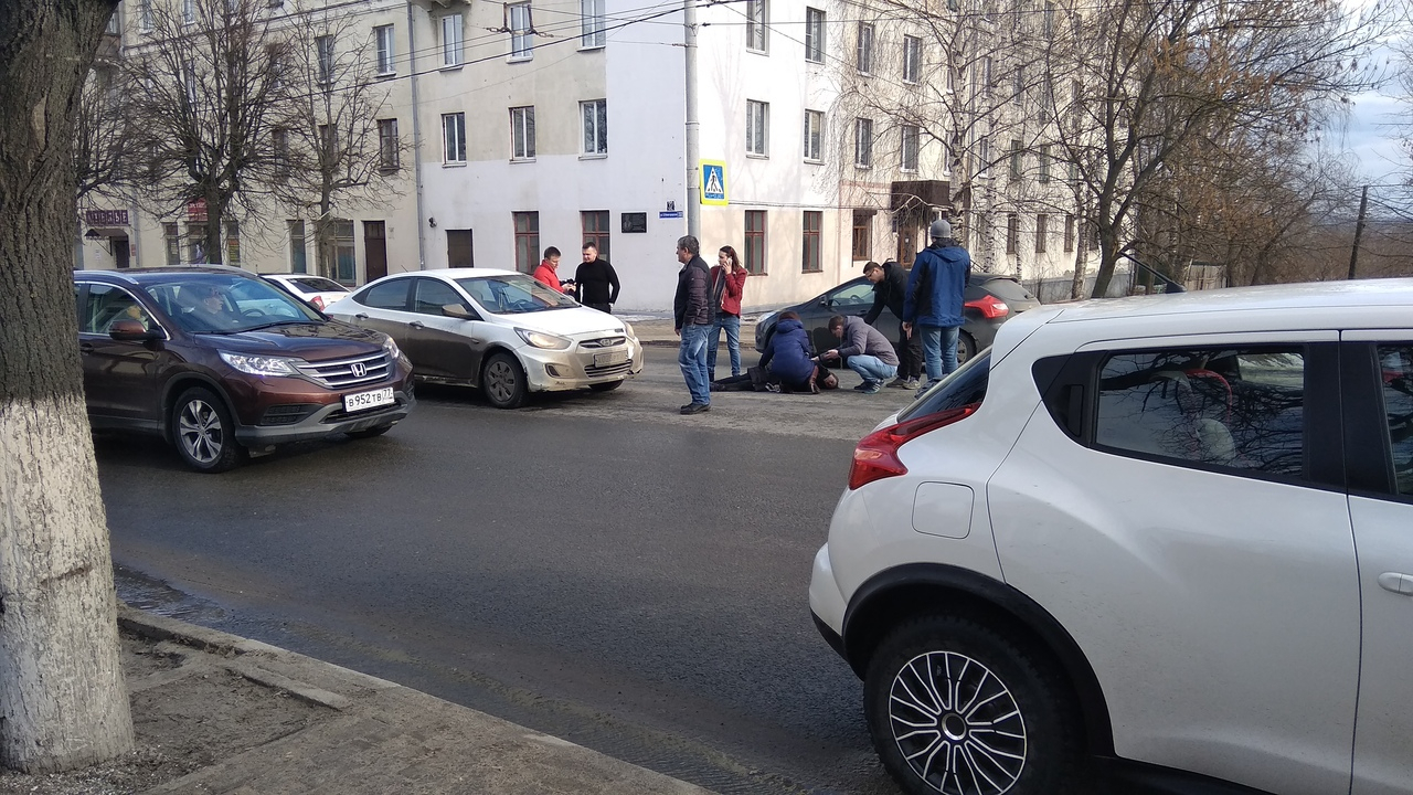 Во Владимире на переходе сбили женщину: пострадавшая в тяжелом состоянии