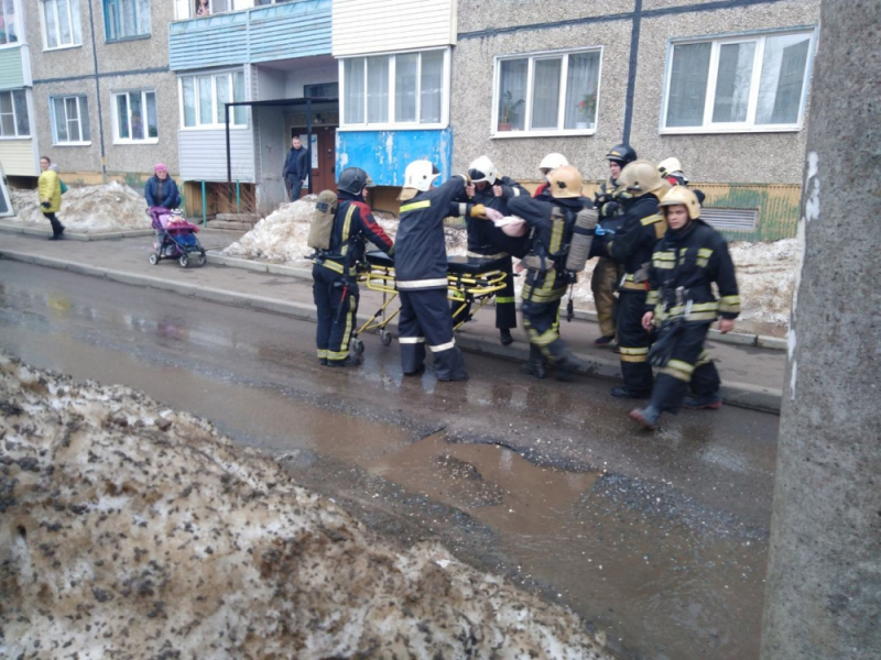 Владимирские огнеборцы спасли на пожаре пожилую женщину