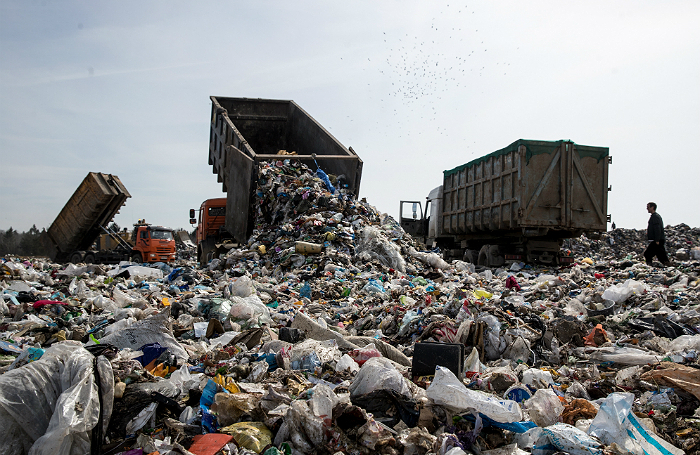 Всего за два дня коммунальщики вывезли из города 454 тонны мусора