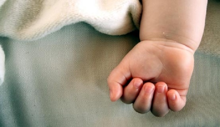 Мать, пытавшаяся задушить новорождённого  подушкой, признана невменяемой