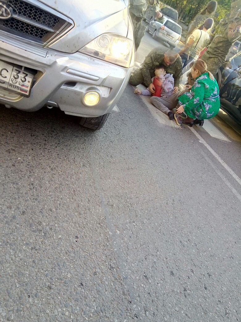 Авария в Коврове: автомобиль сбил ребенка на пешеходном переходе