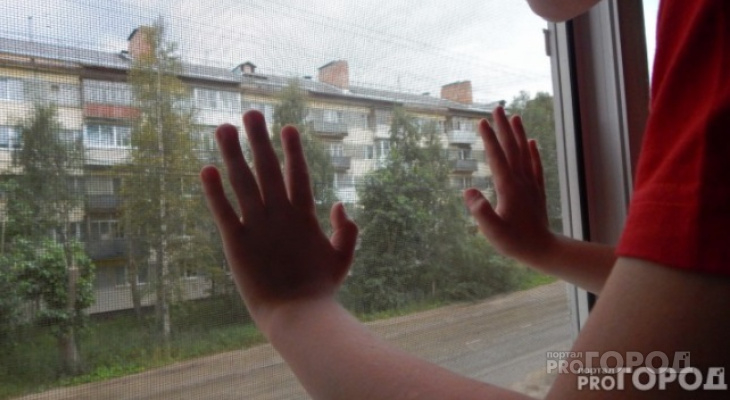 Во Владимире из окна с высоты третьего этажа выпал ребенок