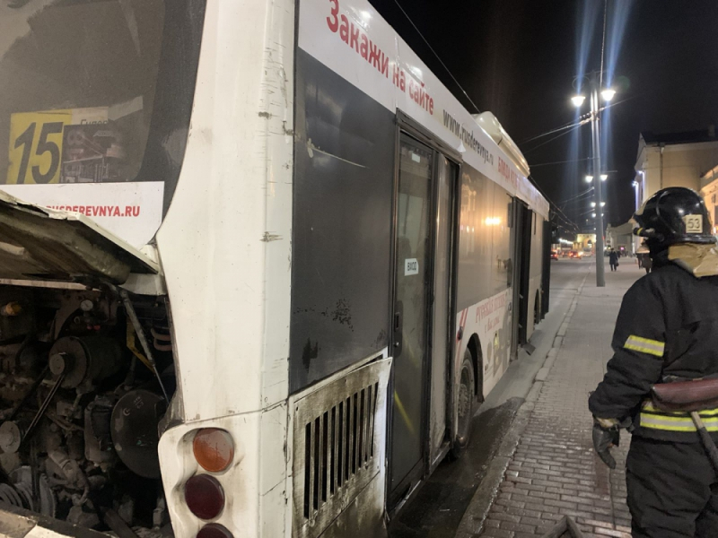 Еще один автобус загорелся прямо в центре Владимира
