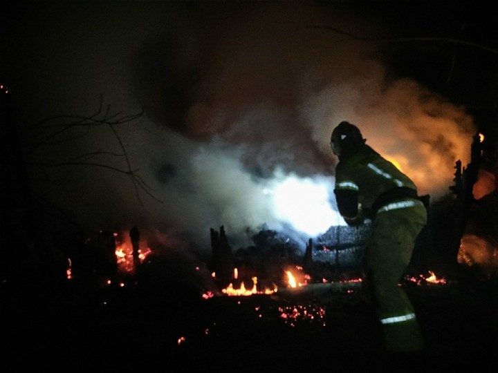 Во Владимирской области в сгоревшем доме обнаружен труп мужчины