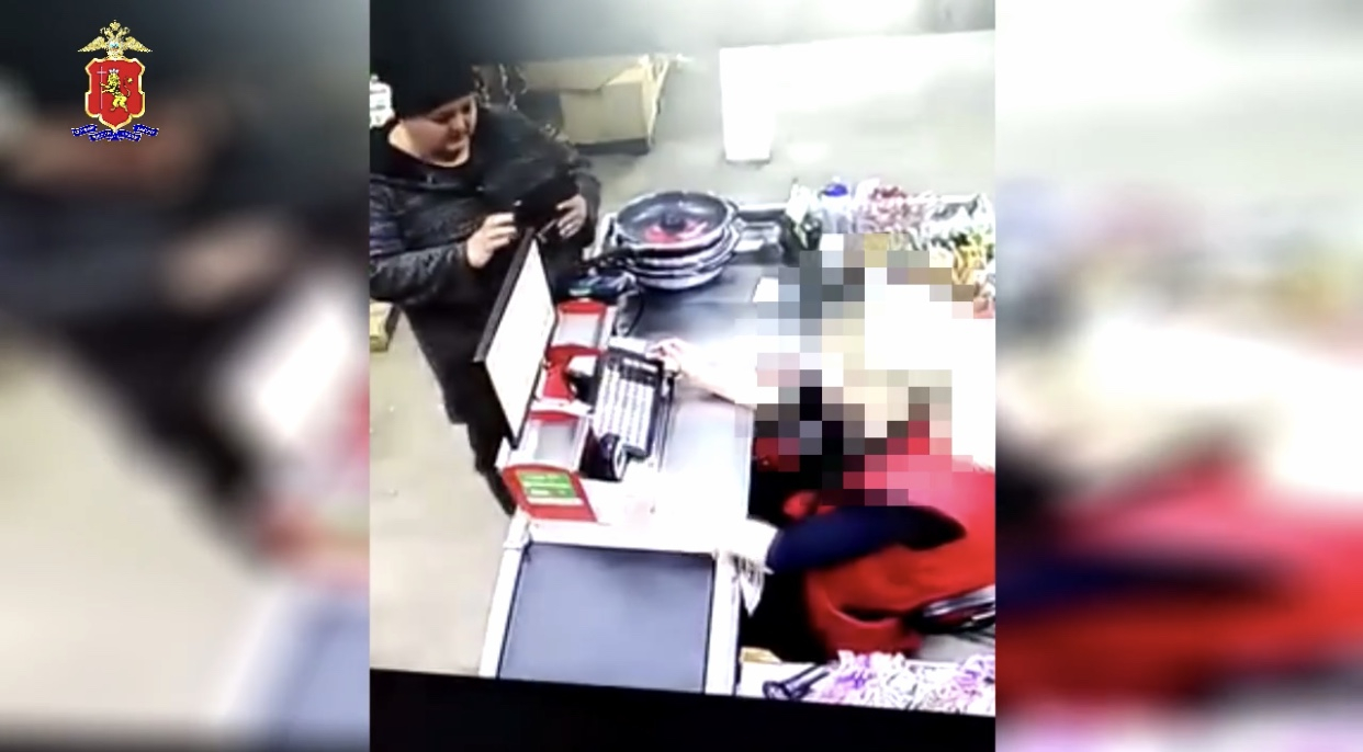 Во Владимирской области разыскивают женщину, которая украла сковородки