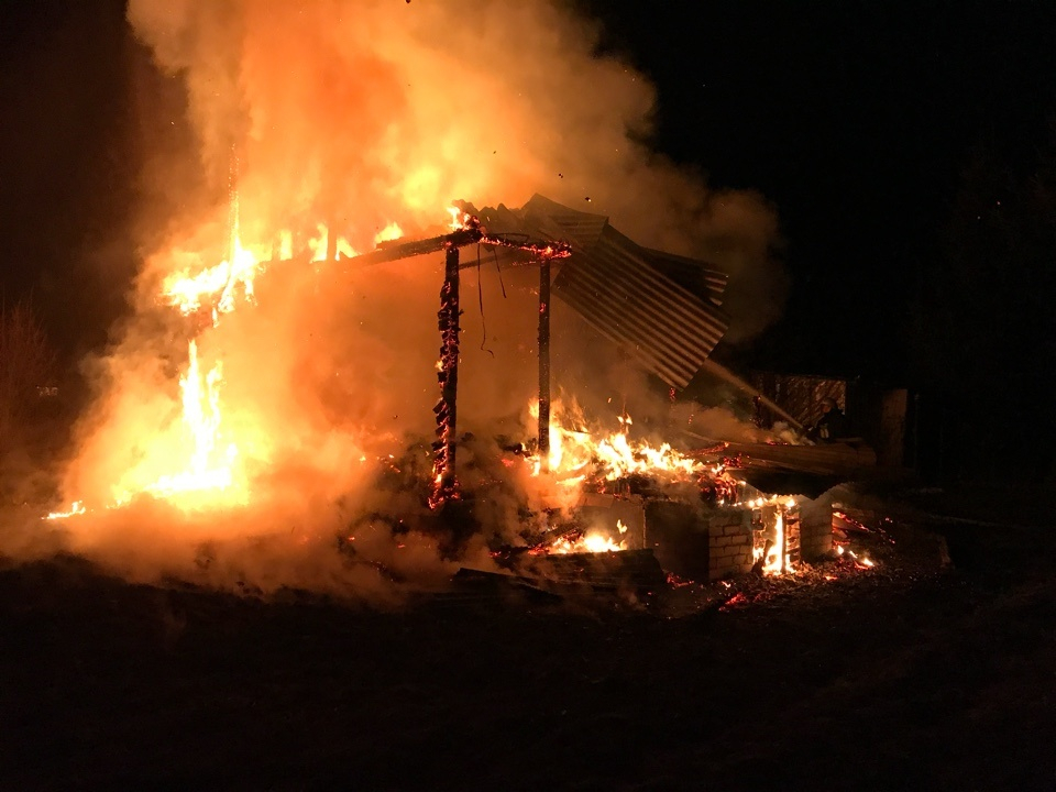 Пожар в Камешковском районе унёс жизни двух человек