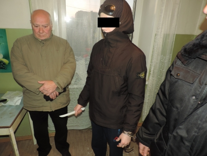 Подросток из Кольчугино пырнул друга ножом из-за 500 рублей