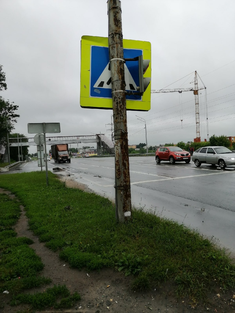 Владимирские дорожники нестандартно установили знак пешеходного перехода