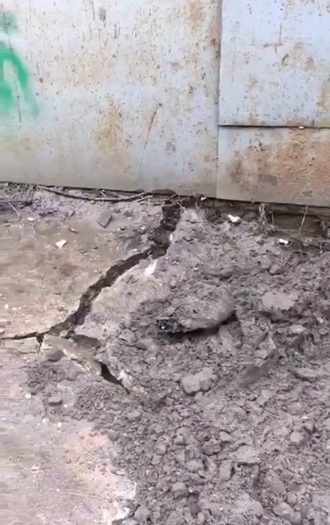 Жительница Владимира: "Из-за потопа у наших гаражей пошли трещины"