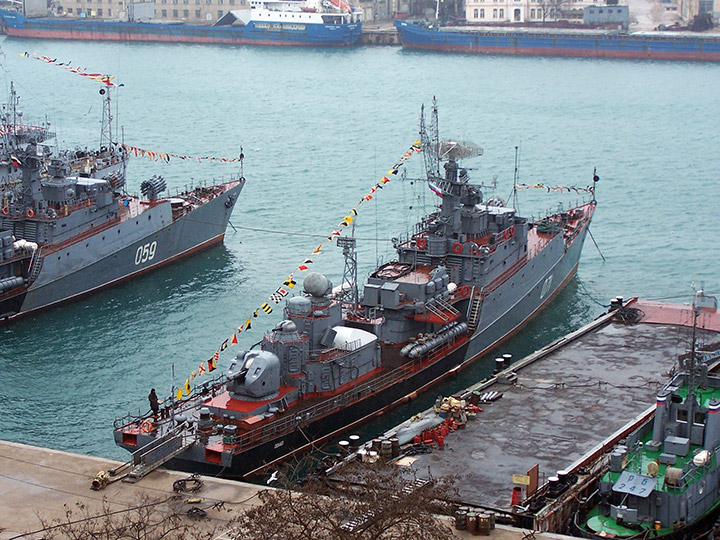 Еще два корабля Черноморского флота могут получить «владимирское» имя