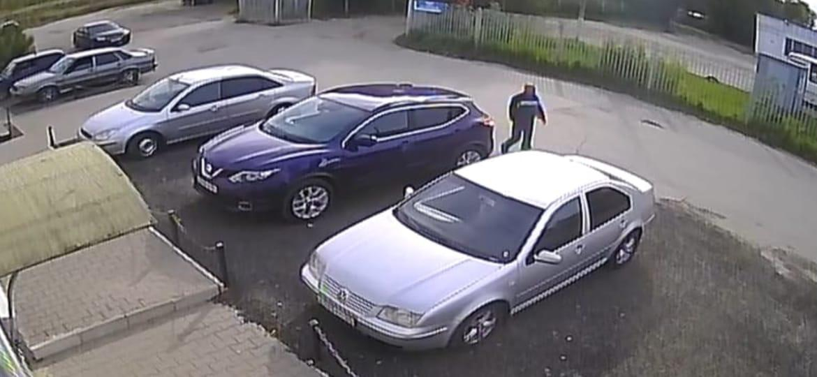 Владимирские следователи разыскивают владельца синего "Ниссана", который мог видеть Савелия Роговцева