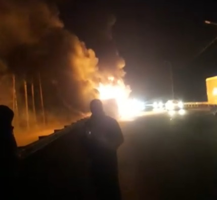 Появилось видео страшного пожара на месте аварии во Владимирской области