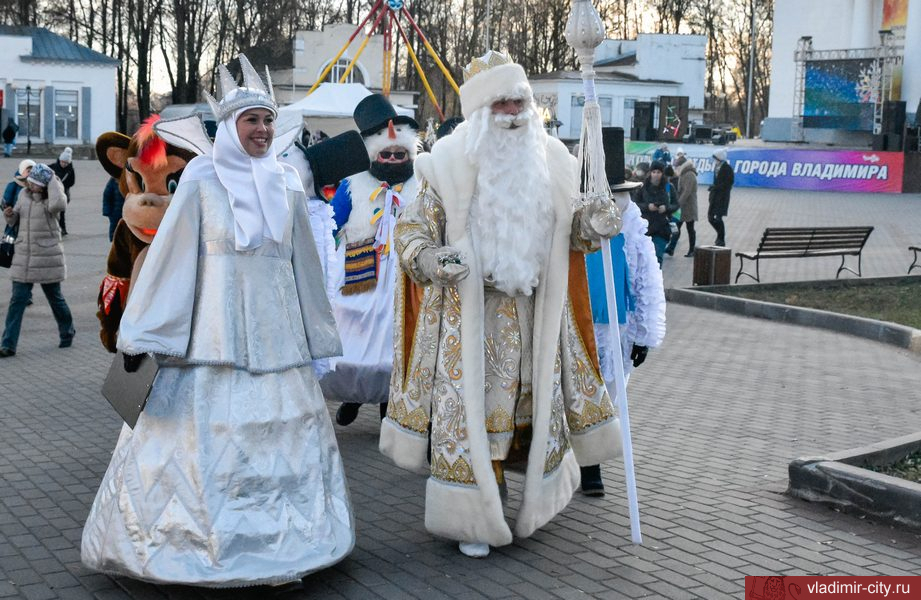 Во Владимире в Центральном парке открылась резиденция Деда Мороза