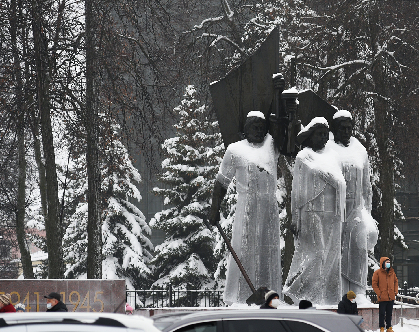 Владимирские молодогвардейцы, Боевое Братство и волонтеры Победы встали на защиту героев войны
