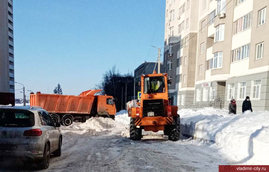 В горадминистрации заявляют, что уборка улиц от снега идет в режиме нон стоп