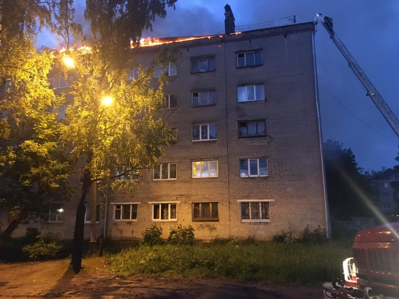 Пожар оставил без жилья около 100 жильцов многоэтажки в Александрове