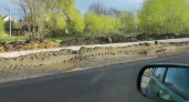 На магистральной улице Суздаля ремонт дороги вели с помощью садовой лейки
