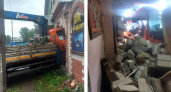 Во Владимирской области автомобиль-манипулятор протаранил придорожное кафе