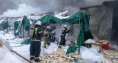 На швейной фабрике во Владимирской области вспыхнул крупный пожар